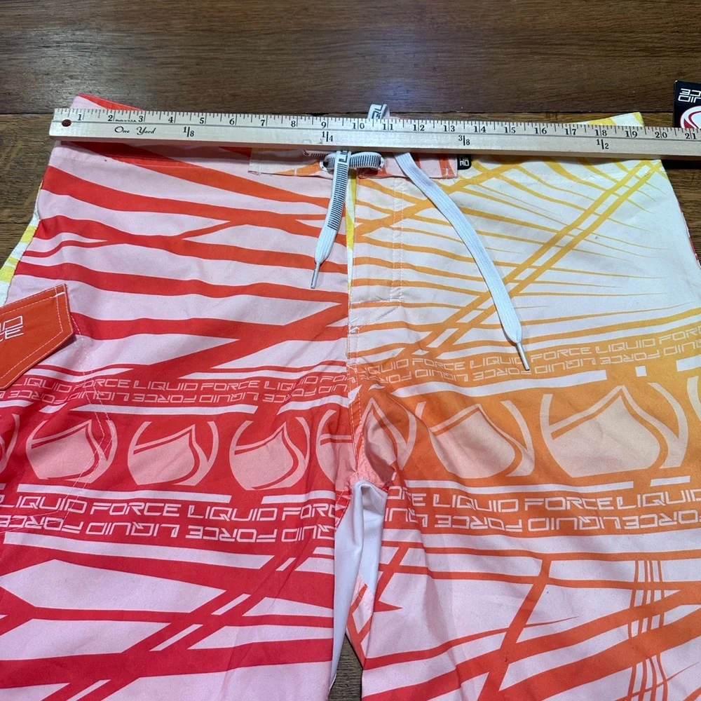 Liquid Force NWT men’s swim trunks‎ sz 36